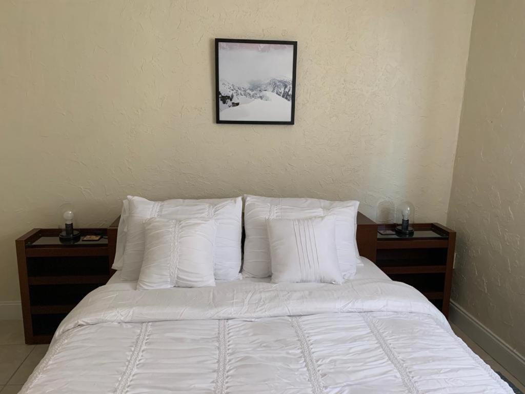Cozy Private Room, Near The Airport - Free Parking - 01 Miami Buitenkant foto